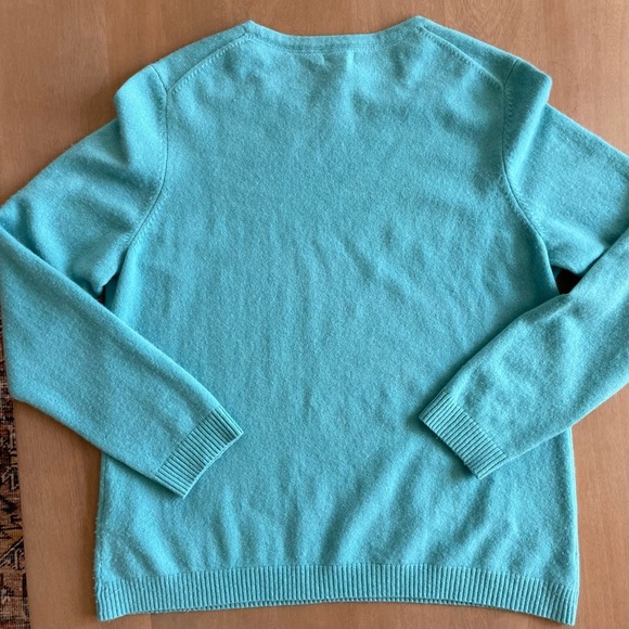 L.L. Bean Women's 100% Cashmere Classic Crew Neck Turquoise Sweater - Picture 4 of 8